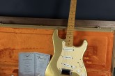 Fender Custom Shop 1955 Stratocaster Relic HLE Gold-7.jpg